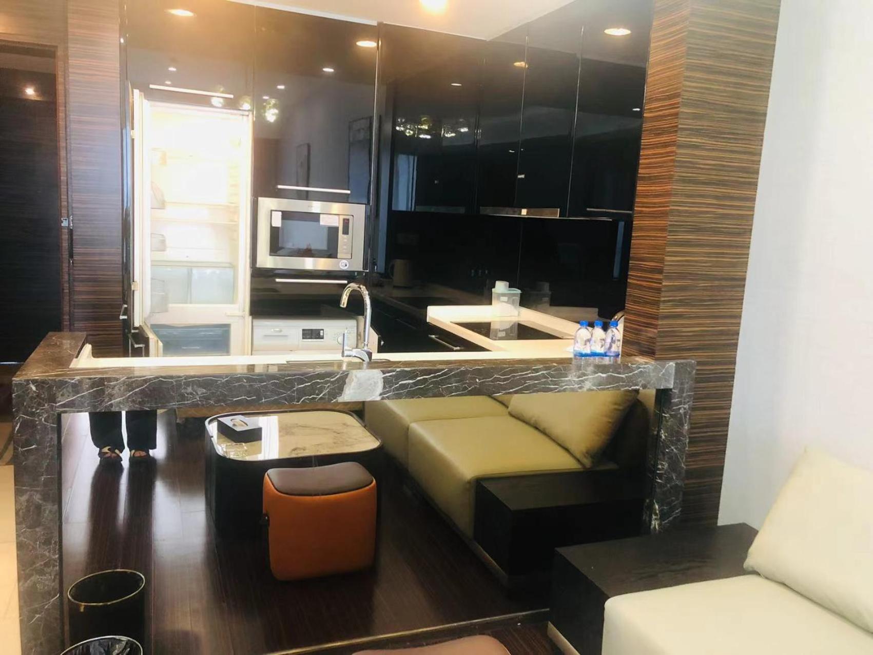 Estay Residence-Poly World Trade Center Guangzhou Exteriör bild