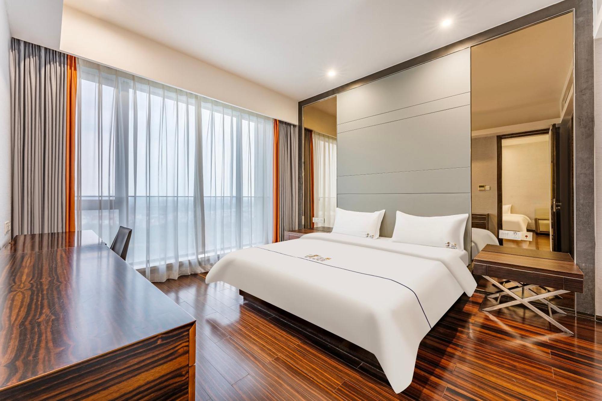 Estay Residence-Poly World Trade Center Guangzhou Exteriör bild